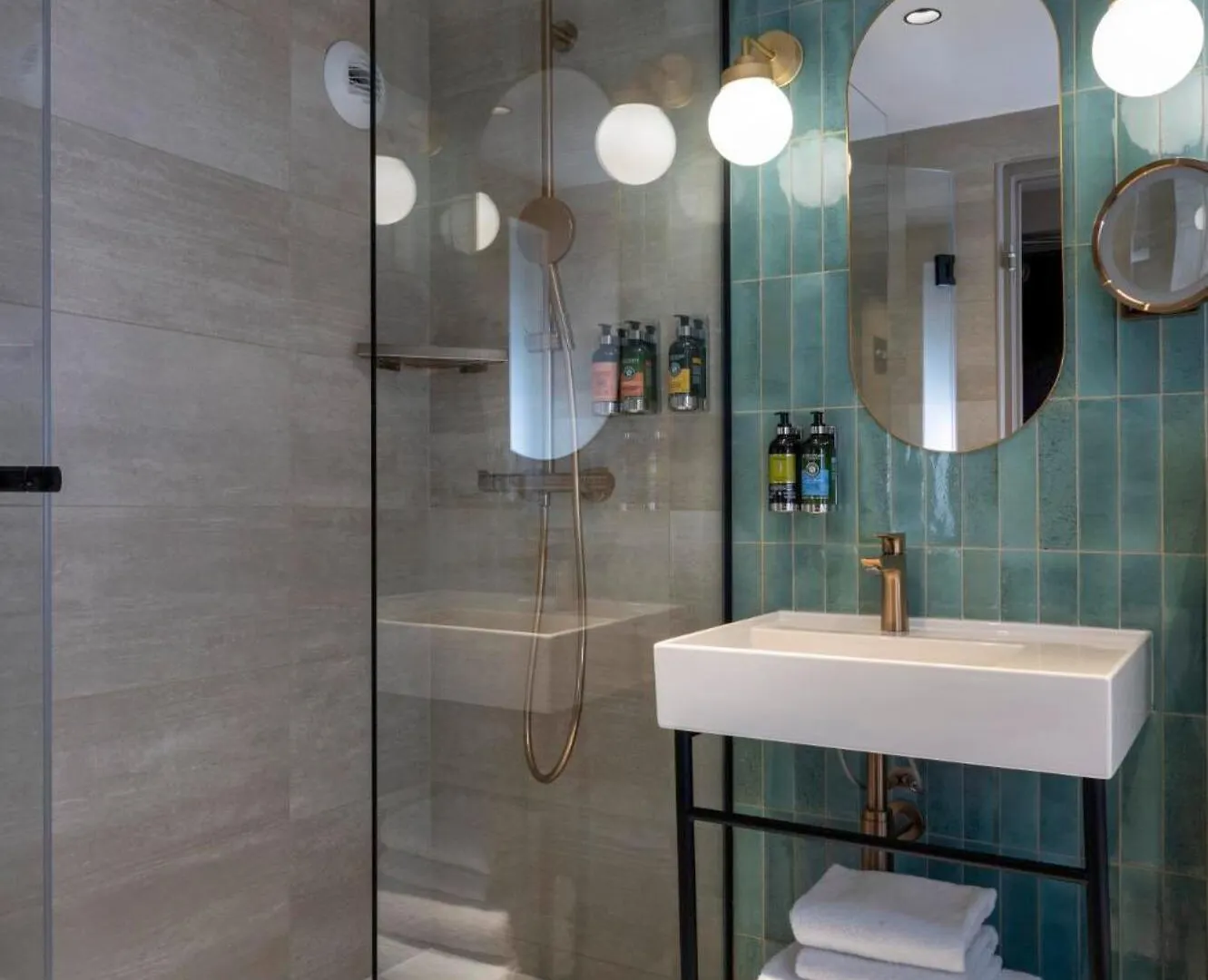 ****  Hotel Maxim Opera Paris France